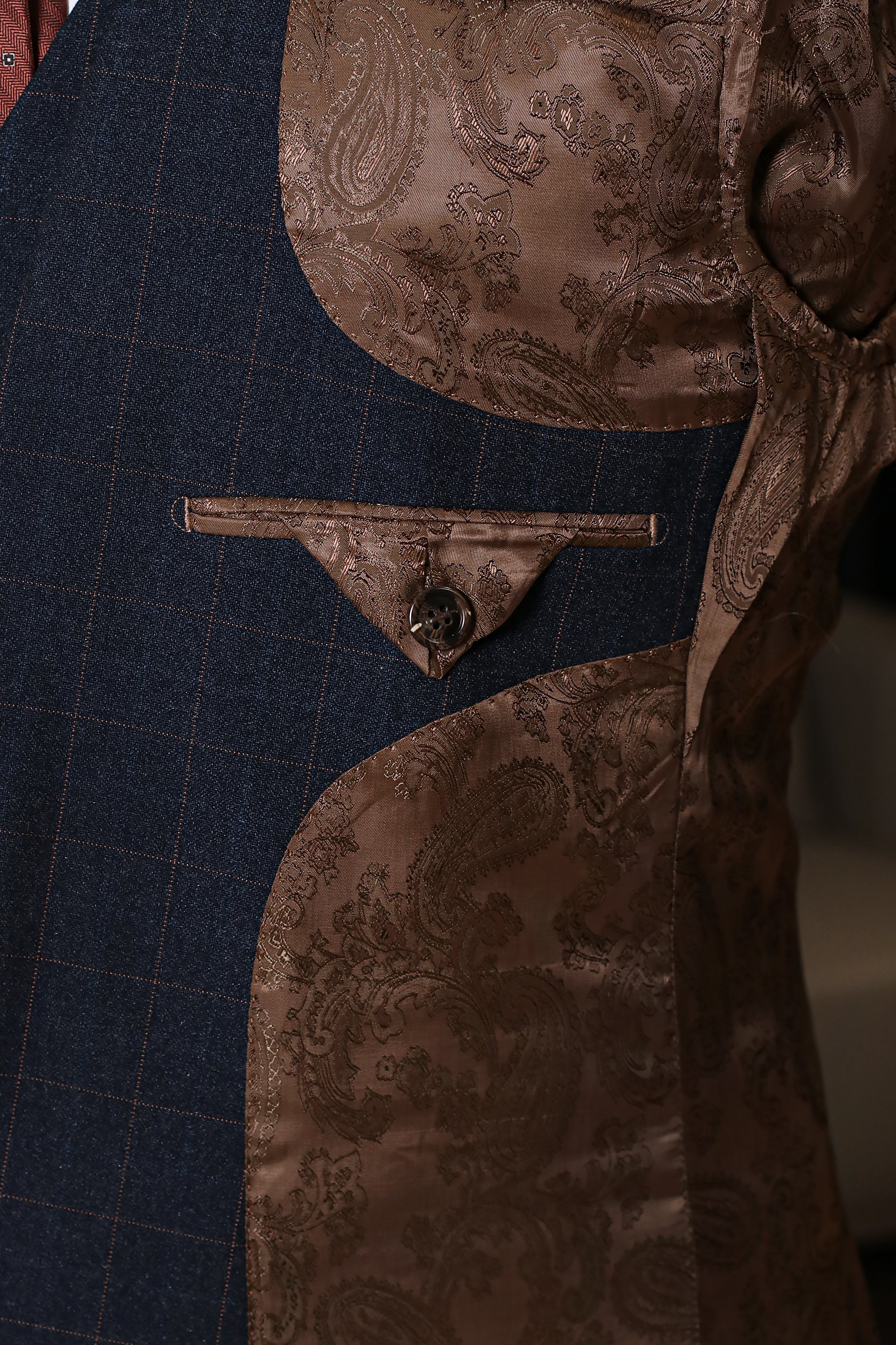 CASTLESON Admiral – Dreiteiliger Herrenanzug Karo Navy/Tan