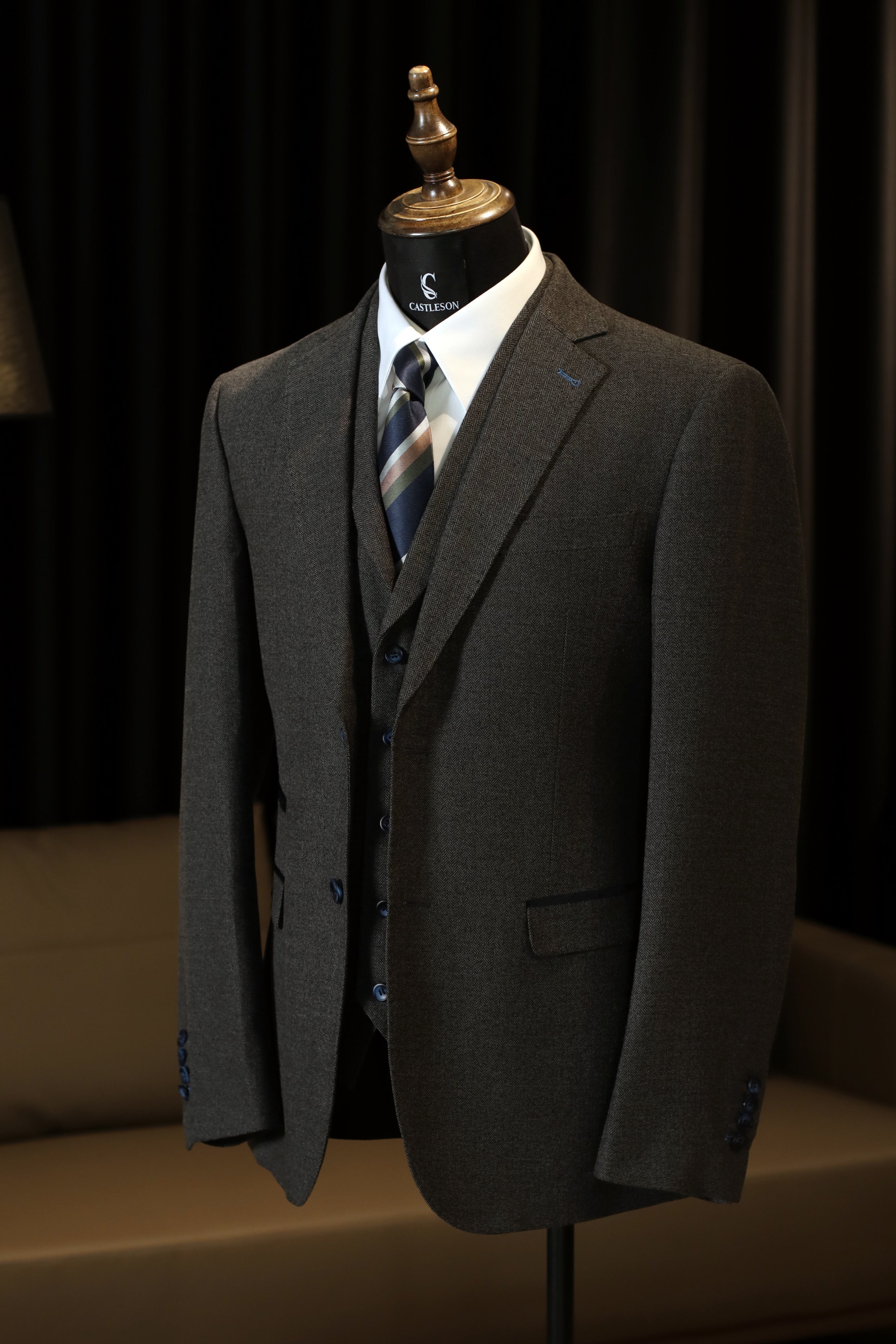 CASTLESON - Colbert Chief Grey - Colbert